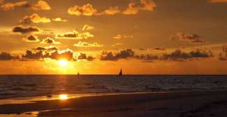 Die Strände an der Golfküste sind sehr beliebt, genießen Sie nach einem eindrucksvollen Tag die schönen Sonnenuntergänge.