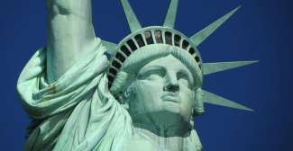 Eines der Wahrzeichen der USA ist die Freiheitsstatue (Statue of Liberty).