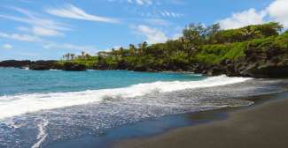 Der Black Sand Beach auf Big Island ist ein beliebtes Ausflugsziel.