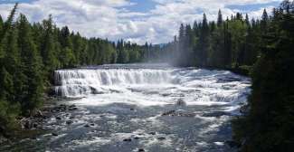 Die Dawson Falls befinden sich auch im Well Gray Provincial Park.