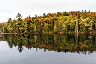 Einer der großen Seen, die besonders im Herbst wunderschön sind.