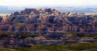 Die Badlands in South Dakota beeindrucken durch ihr skurriles Erscheinungsbild.