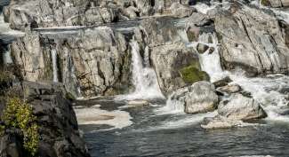 Die Wasserfälle sind ein beliebtes Ausflugsziel.
