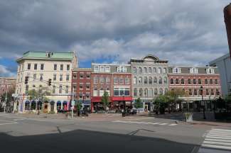 Der West Market Square ist Bangors historisches Viertel mit Geschäften und Restaurants.