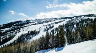 Das Skigebiet in Aspen hat vier verschiedene Skigebiete, unter anderem Aspen Snowmass.